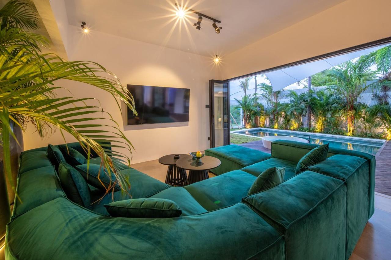 Rice Field View With Sauna Projector And Jacuzzi Unique Design Canggu  Exterior photo