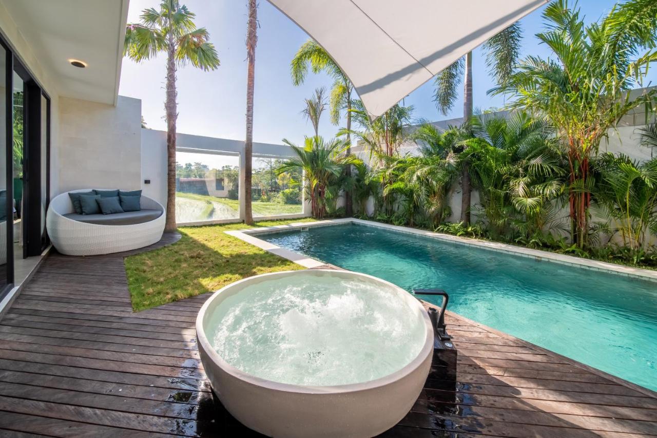 Rice Field View With Sauna Projector And Jacuzzi Unique Design Canggu  Exterior photo